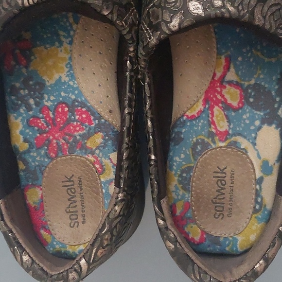 Softwalk Black Floral Slip-On Shoes - Picture 8 of 8